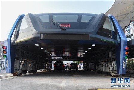【分享】“空中巴士”巴鐵試驗車路面測試 可載客300人 【分享】“空中巴士”巴鐵試驗車路面測試 可載客300人